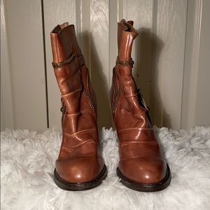 NWOT BCBG Brown leather high heeled boots